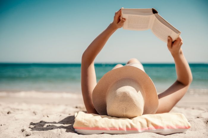 5-libros-que-no-puedes-dejar-escapar-este-verano-700x467-la